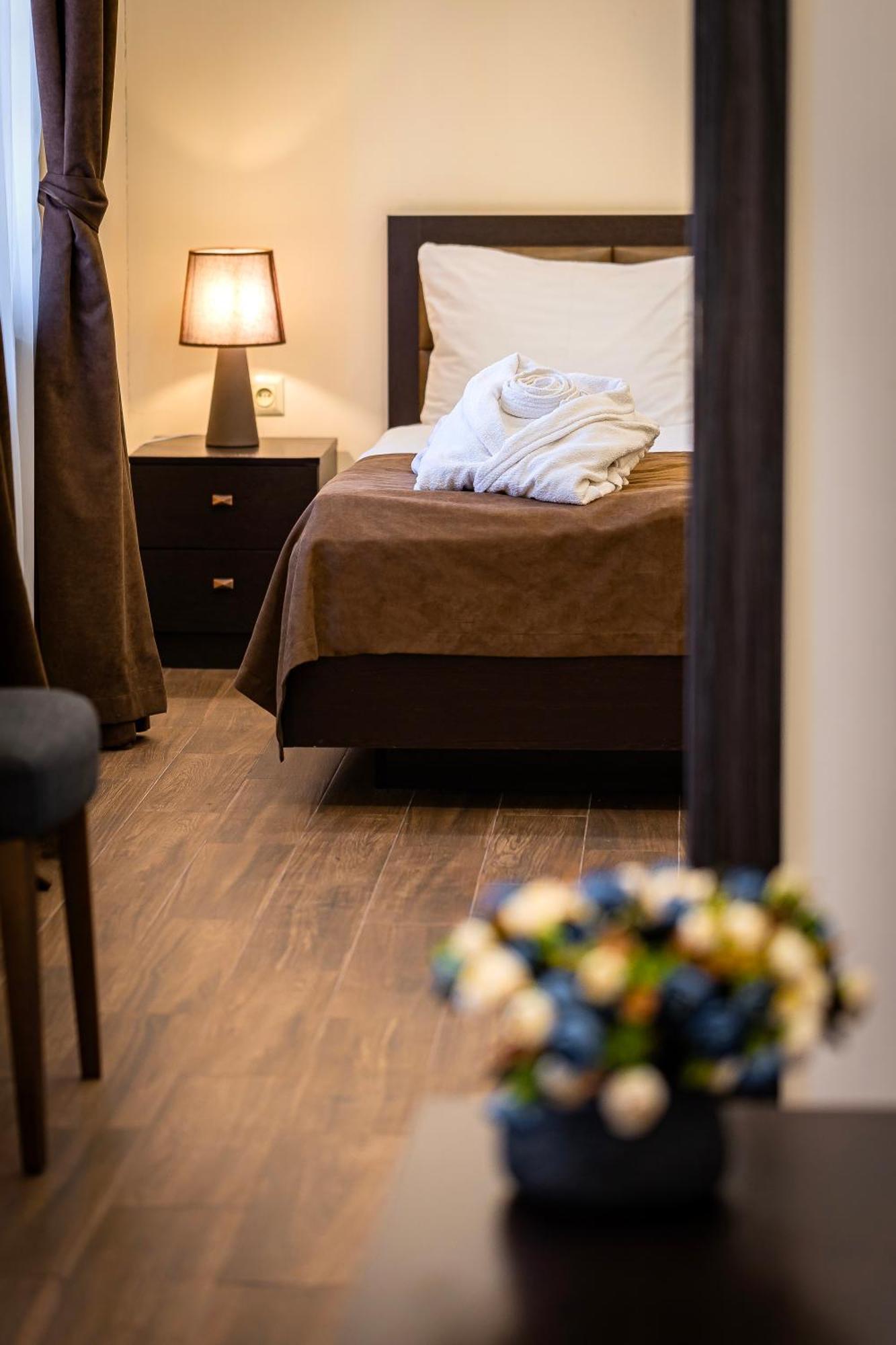 Boutique Living Hotel Yerevan Ngoại thất bức ảnh