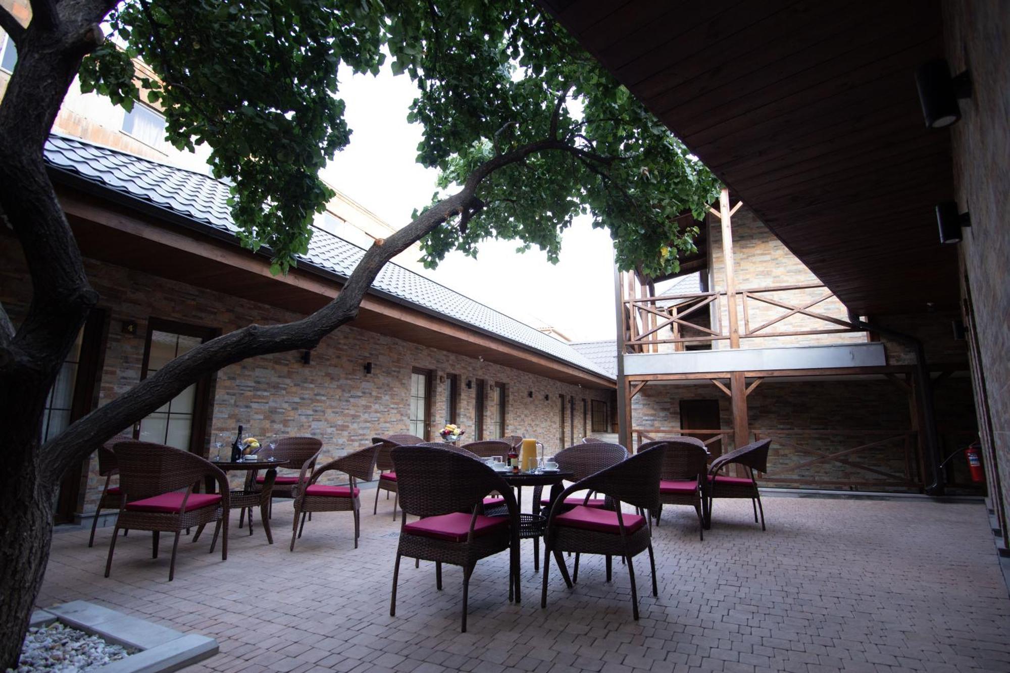 Boutique Living Hotel Yerevan Ngoại thất bức ảnh