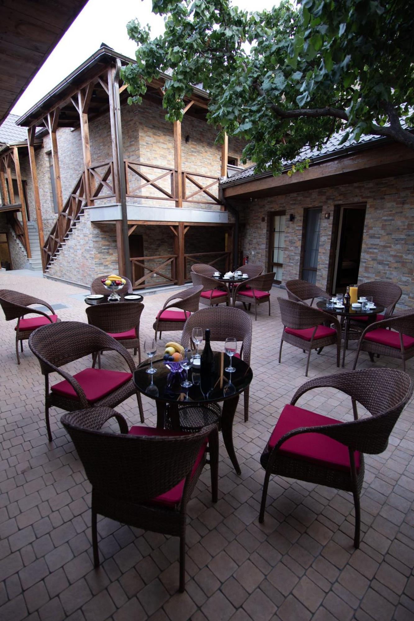 Boutique Living Hotel Yerevan Ngoại thất bức ảnh