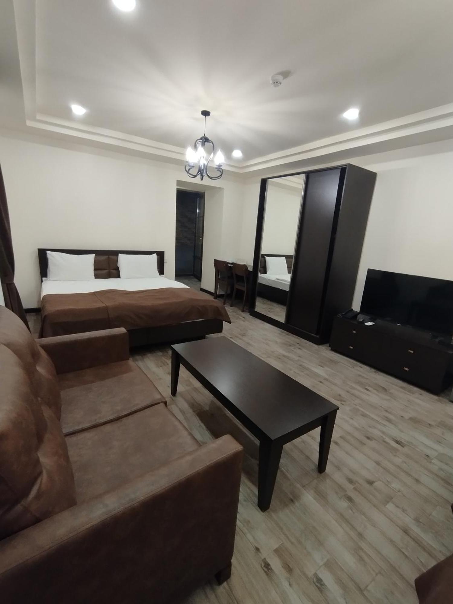 Boutique Living Hotel Yerevan Ngoại thất bức ảnh