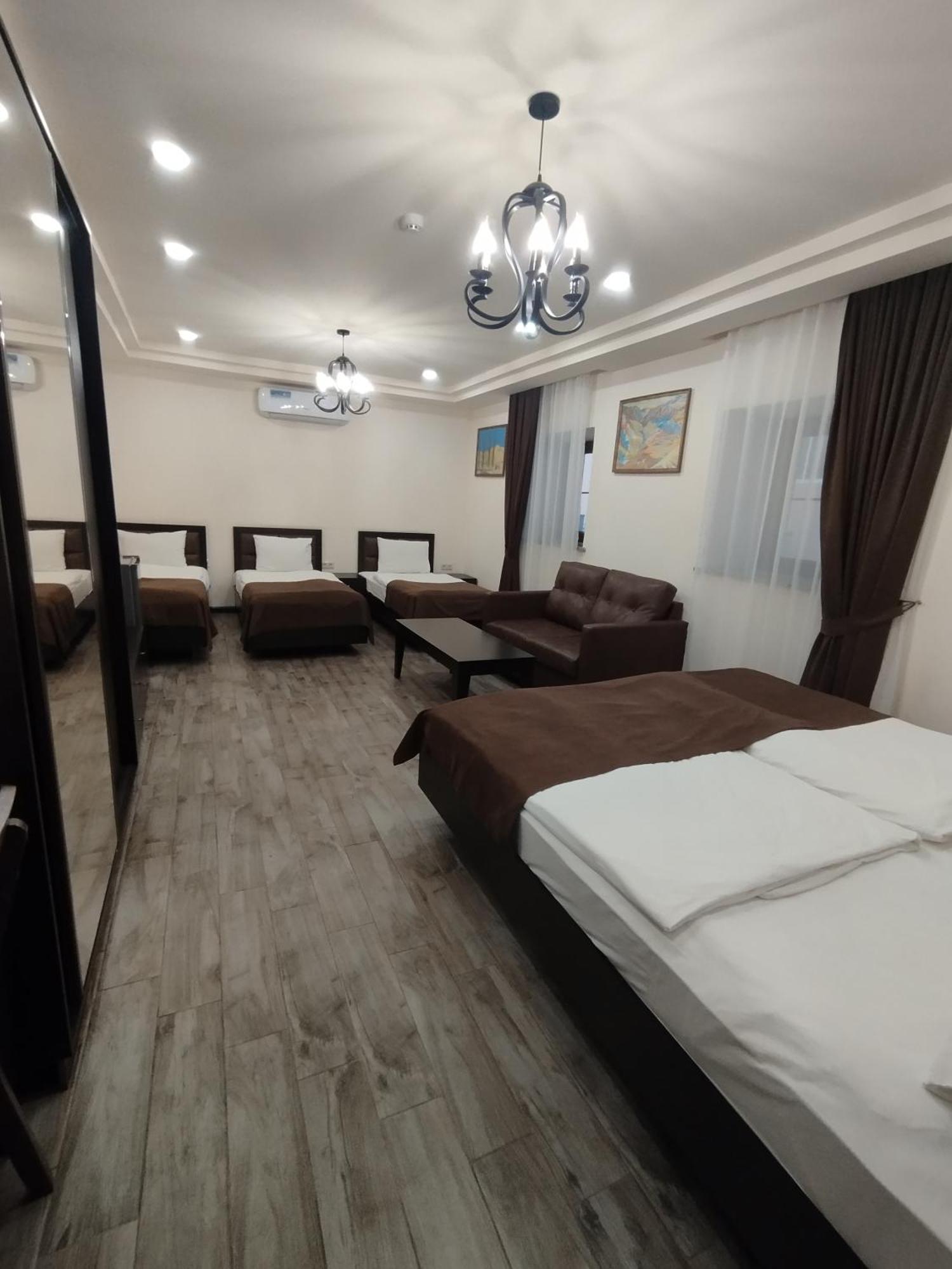 Boutique Living Hotel Yerevan Ngoại thất bức ảnh