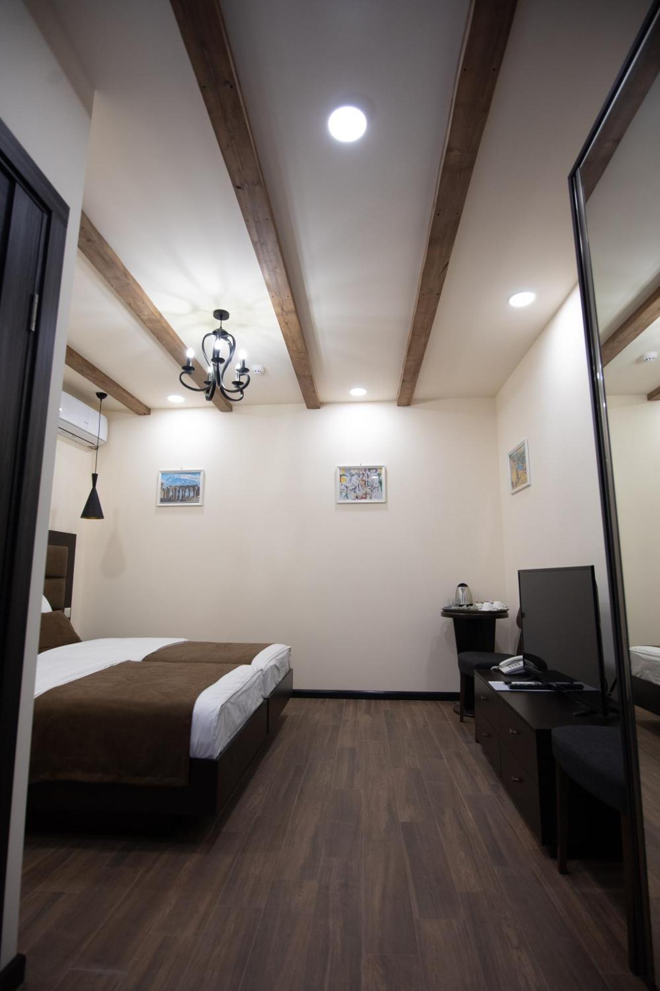 Boutique Living Hotel Yerevan Ngoại thất bức ảnh