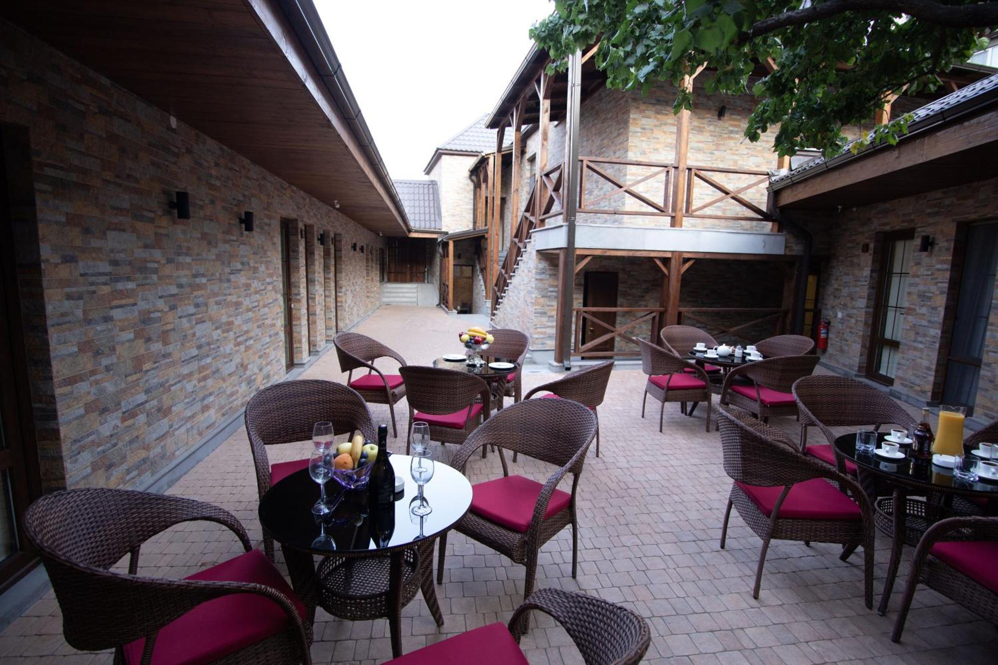 Boutique Living Hotel Yerevan Ngoại thất bức ảnh