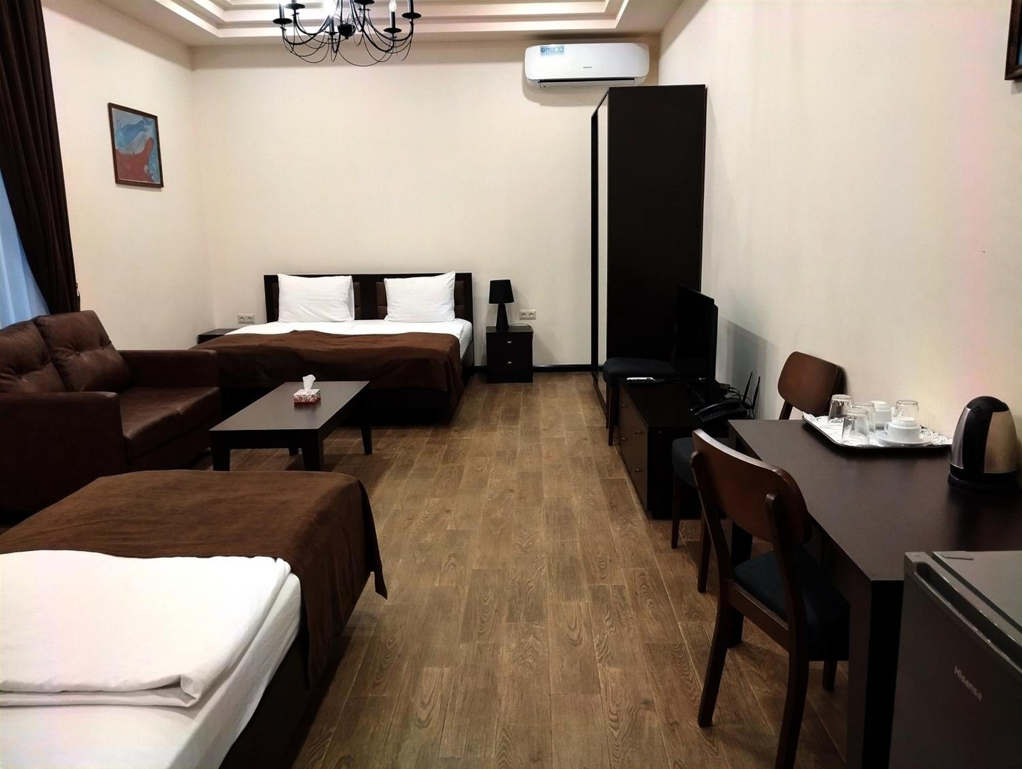 Boutique Living Hotel Yerevan Ngoại thất bức ảnh