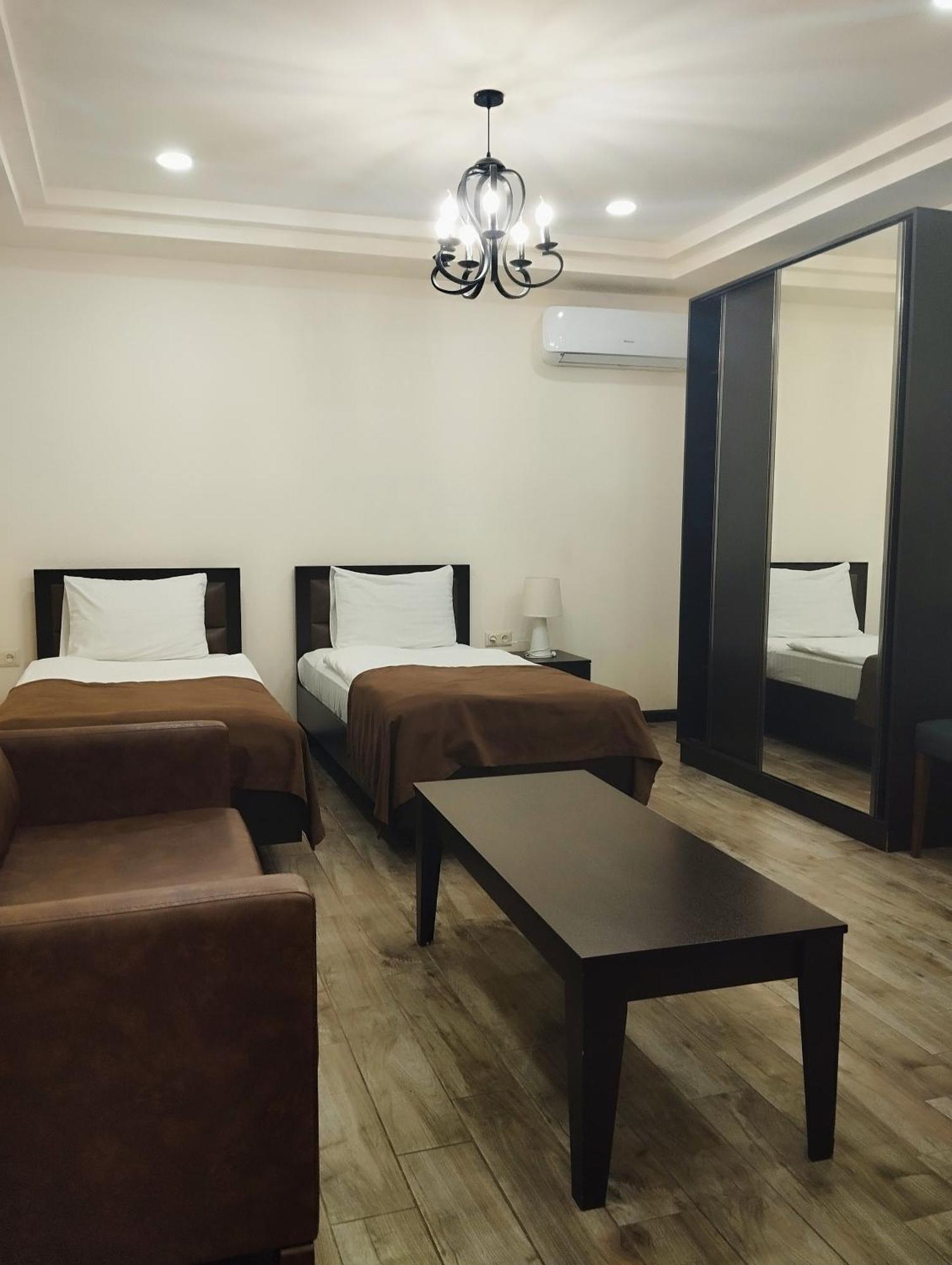 Boutique Living Hotel Yerevan Ngoại thất bức ảnh