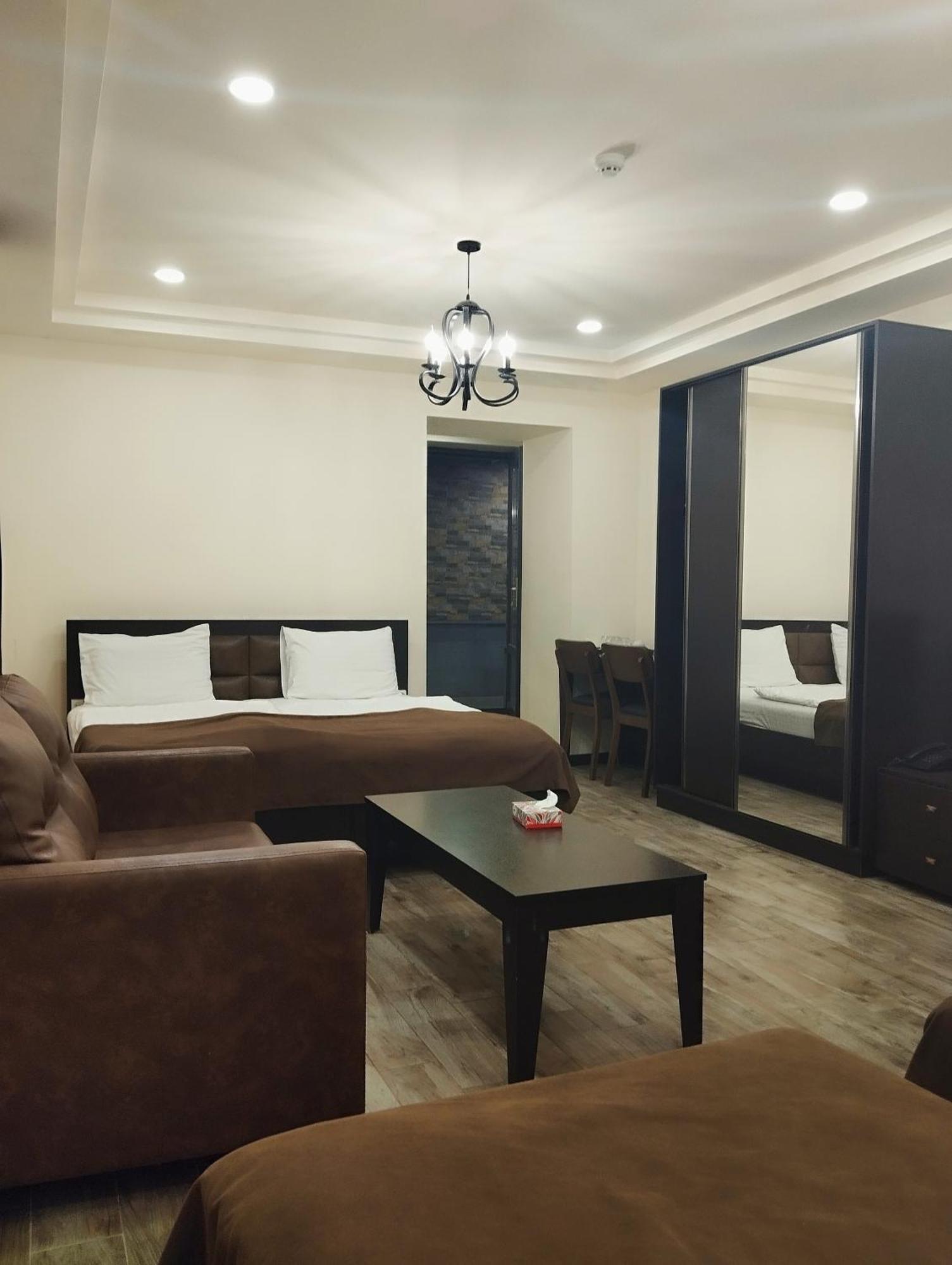 Boutique Living Hotel Yerevan Ngoại thất bức ảnh
